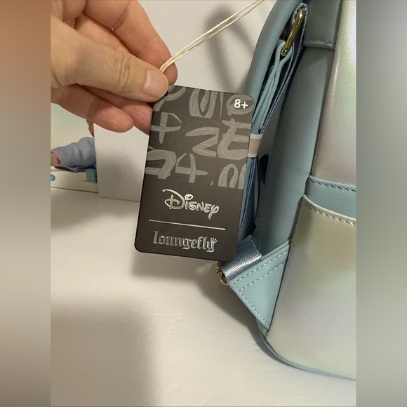 Disney Loungefly The Minnie Mouse Classic Series Mini Backpack - Iridescent Sky - Picture 5 of 7